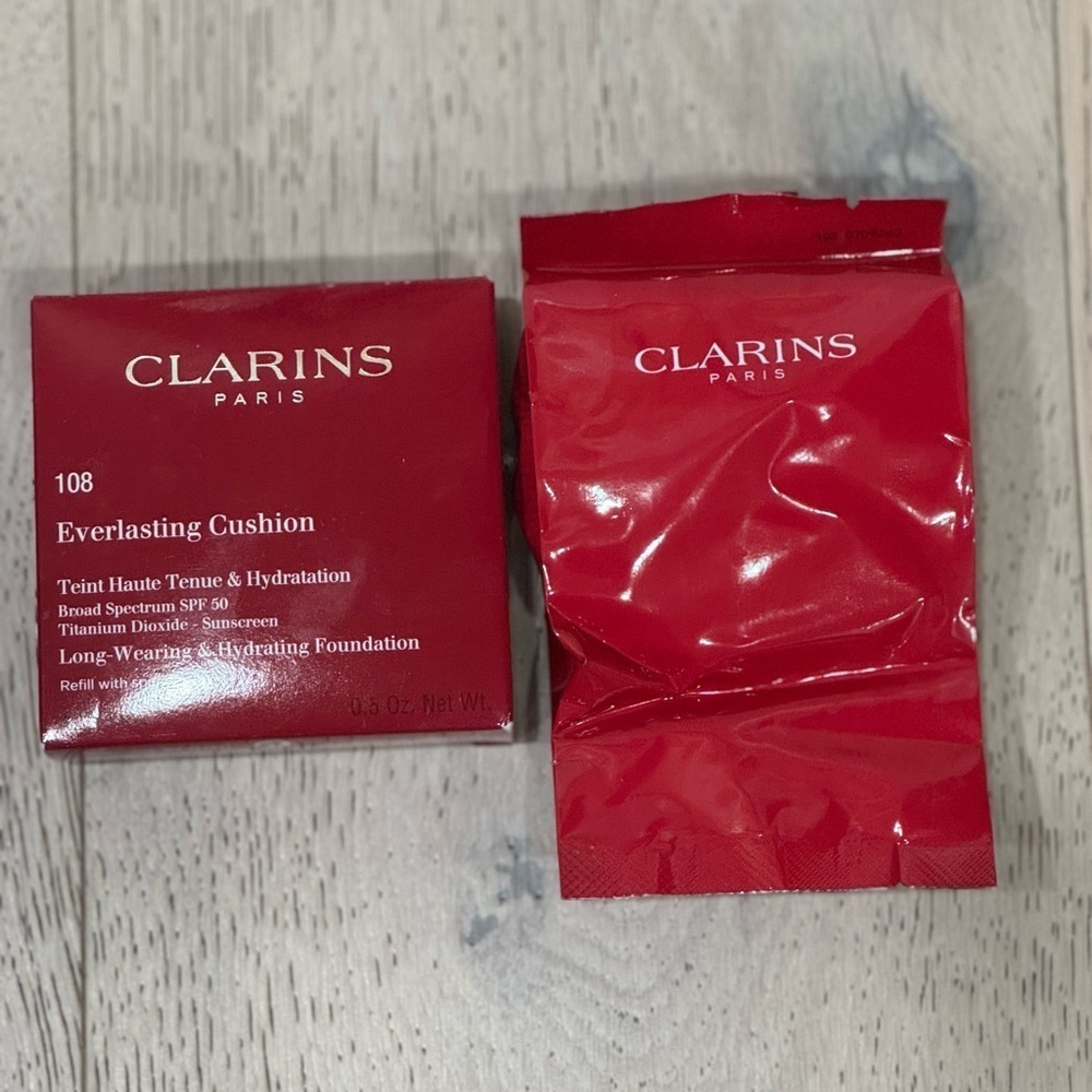 Clarins Everlasting Cushion SPF50 Long Wearing Hydrating Foundation 108 SAND - Picture 2 of 3